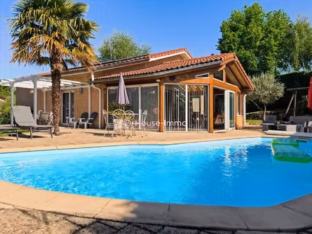 maison familiale 130 m² piscine panneaux solaires frans (01480)