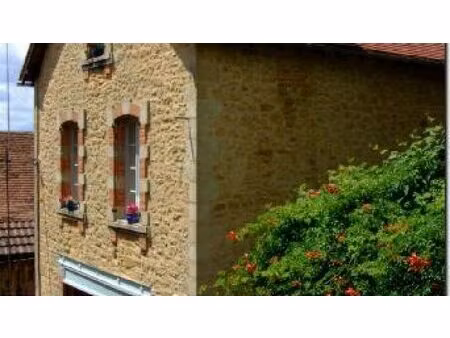 gourdon - belle et spacieuse maison de ville en pierre proche de