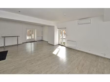 maintenon centre appartement f2 rénové gare et commerces à pied!