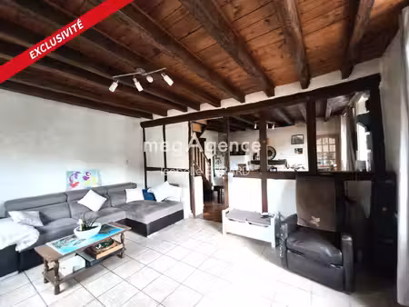 maison avec travaux - 3 chambres dont une en rdc.