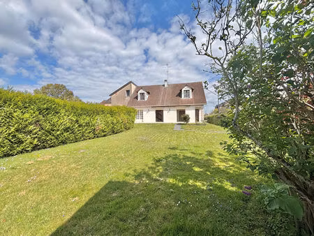 a vendre quartier du bouquet  maison traditionnelle avec sous sol !
