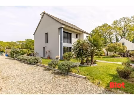a vendre - superbe maison au sein d’une propriété de 12 000m² - thorigné-fouillard