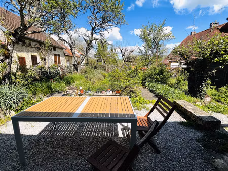 charmante maison de village énorme potentiel