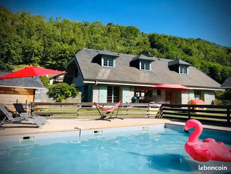 maison familiale esprit chalet 200 m² – 4 ch – piscine – terrain 1063 m² – la trinité