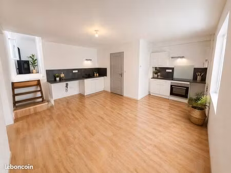appartement . 3 pièces . 65 m²