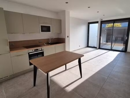 montchat loft t4 de 81 m2 meublé avec jardin à louer