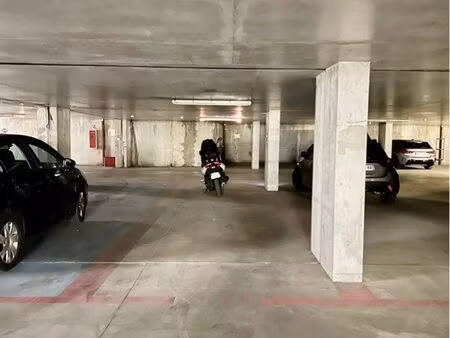 parking 143 boulevard baille