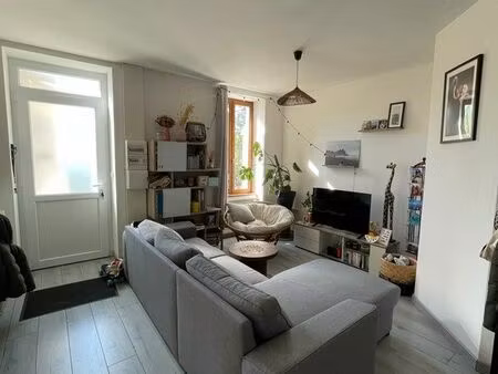 t3 lumineux avec jardin