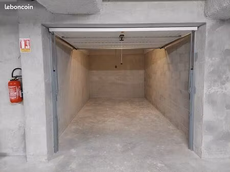 box / garage / garde-meubles