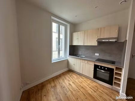 t3 refait à neuf – dernier étage – hyper centre clermont