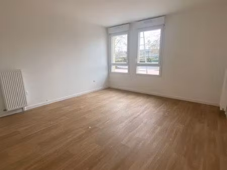 studio 1 pièce 27 m²