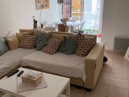 f2 lumineux proche gare