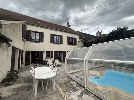 maison 12 pièces - 223 m²