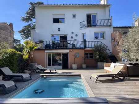 maison 8 pièces - 232 m²