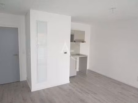 location appartement 2 pièces à saint-jean-de-monts (85160) : à louer 2 pièces / 41m² sain