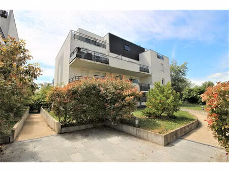 location appartement 2 pièces  44.50m²  carrières