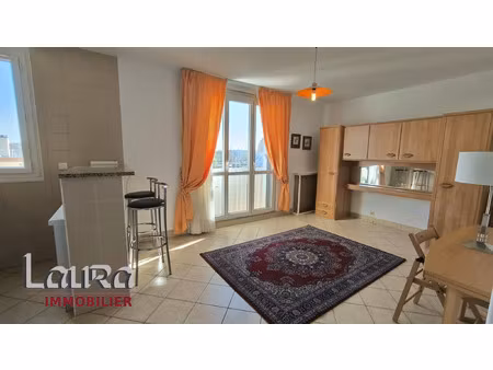 grand studio lumineux