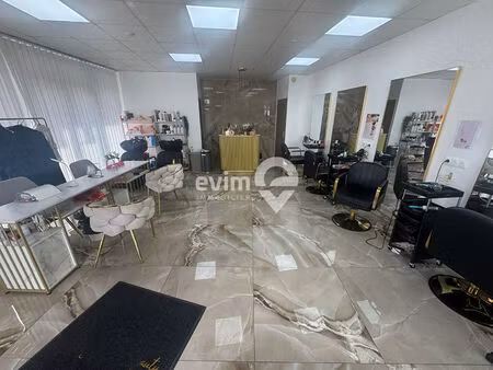 à vendre murs commerciaux avec appartement indépendant excellente rentabilité