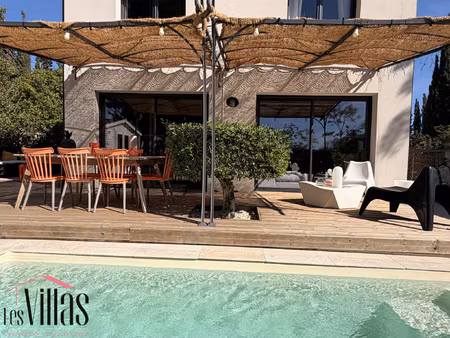 proche narbonne  un lieu unique  entre loft et maison famili