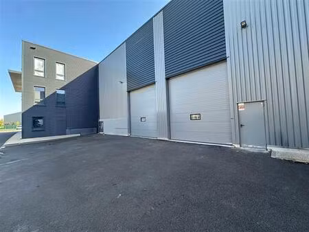 location local d'activités tigery 859 m²