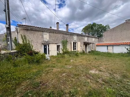 vente maison 3 pièces 93 m² à ranville-breuillaud (16140)  45 000 €