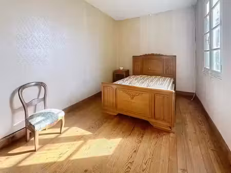 vente maison 8 pièces 190 m² à saint-aigulin (17360)  66 780 €