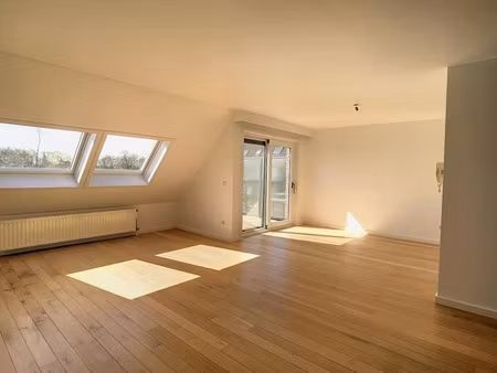 appartement te huur in sint-kruis met 2 slaapkamers