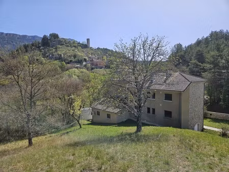 bâtisse haut de gamme à solaure en diois