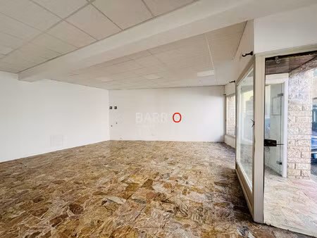 location local professionnel 50m² latour bas elne 66200