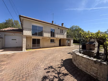 villeneuve sur lot   maison au calme 124 m² sur 2 niveaux avec garage et jardin