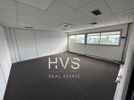 location local professionnel 34m²