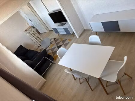 ?très beau t2 vendu meublé en centre ville à découvrir