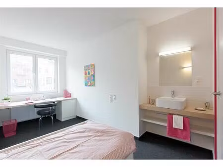 commercieel te koop in antwerpen met 1 slaapkamer