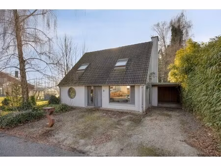 charmante woning met zuidgerichte tuin op rustige ligging