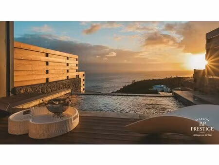 villa de luxe avec vue sur mer à vendre à petite-île : 588 000 € | 130m²