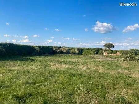 terrain de loisir 1 4 ha avec plan d'eau et île  12 min de la mer
