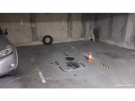 place de parking intérieure sécurisé secteur carnolès