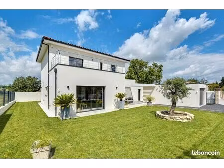 villa d'architecte avec vue