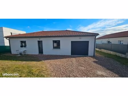 maison contemporaine de plain-pied - 108 m² à villerest