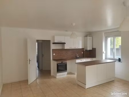 auboué f3 lumineux 69m2 libre