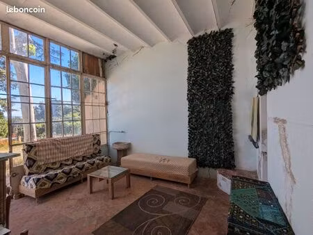 2 pièces meublé dans bastide en bordure de marseille