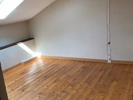 maison entièrement rénovée avec cour