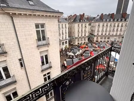 à louer - t2 de 33m² en plein centre de nantes  place royale