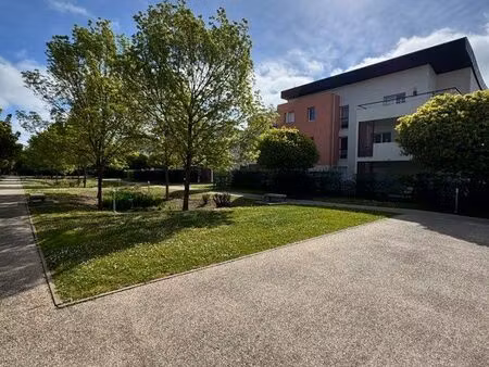 studio 31m2 avec terrasse et garage saint avertin 37