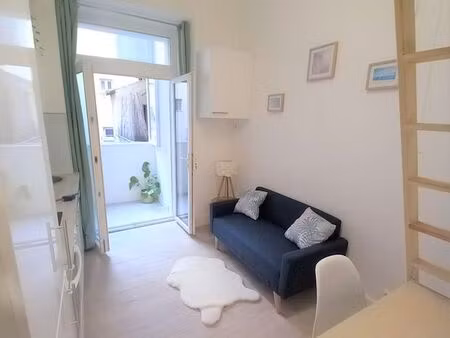 beau studio meublé loué à l'année