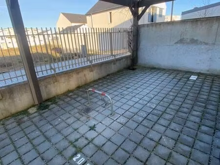 place parking à louer dans résidence sécurisée