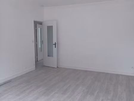 à louer f2 non meublé entièrement rénové