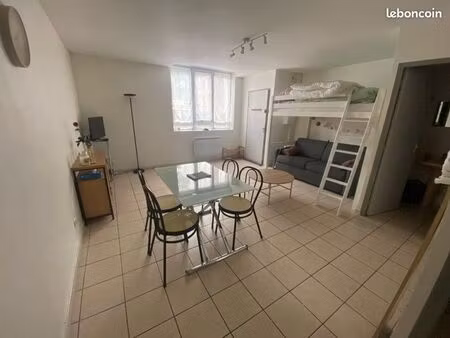 studio 32 m² – proche gare + parking