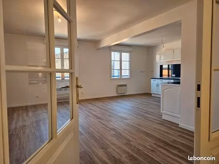 appartement 2 chambres 71 m2 entièrement rénové