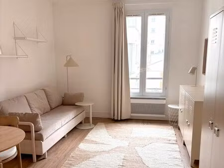 studio meublé de 23 m² – lumineux  calme et sans vis-à-vis – voltaire / popincourt (paris 